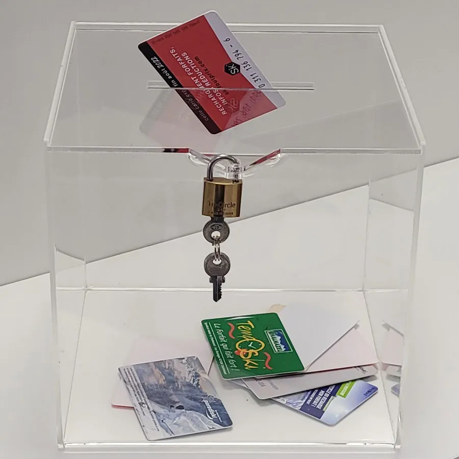 Urne en plexiglass sécurisée