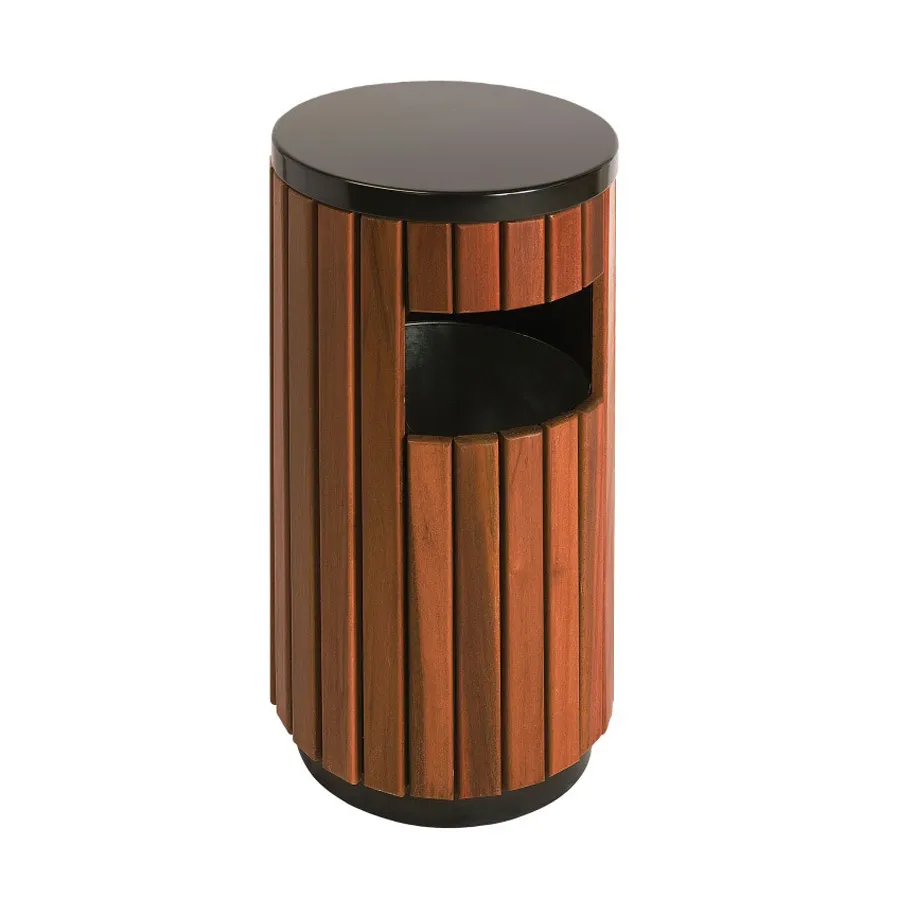 Poubelle en bois