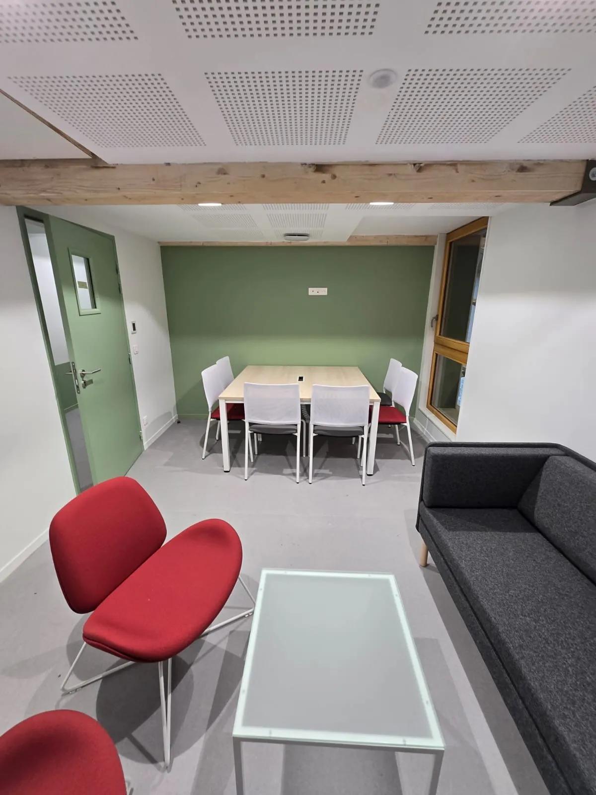 aménagement mobilier intérieur bureau - espace réunion et espace informel