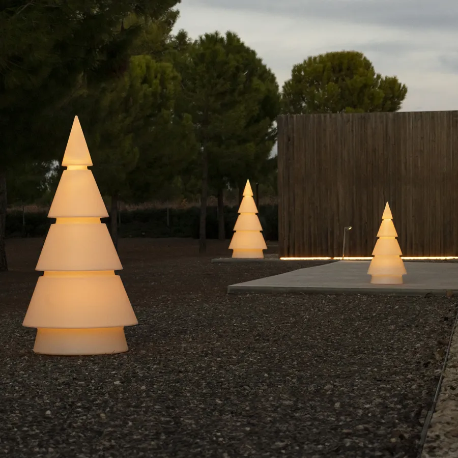 sapin décoratif forest illuminé en soirée