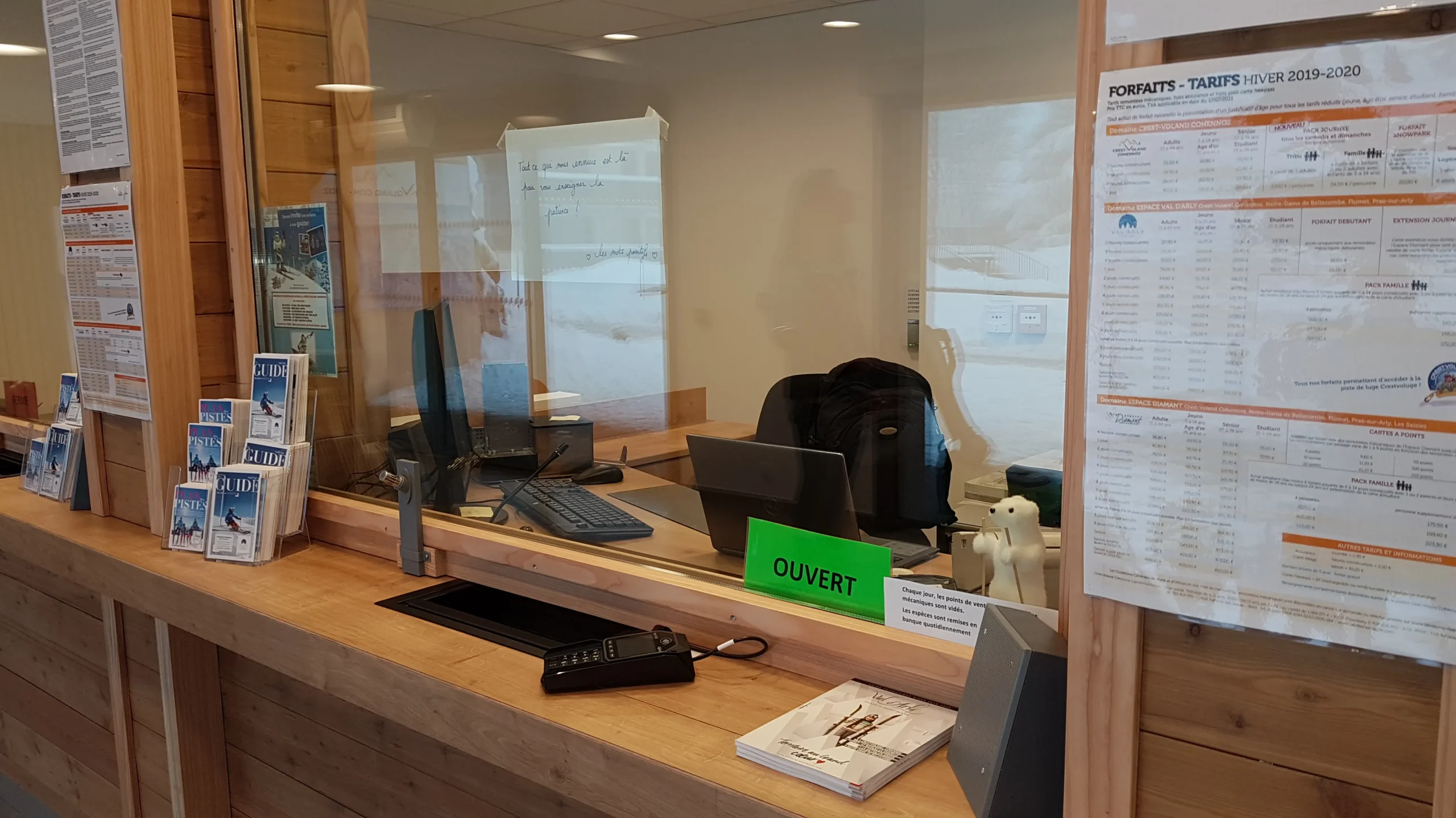 aménager caisse billetterie : un exemple à Crest-Voland - LSR PRO Equipements